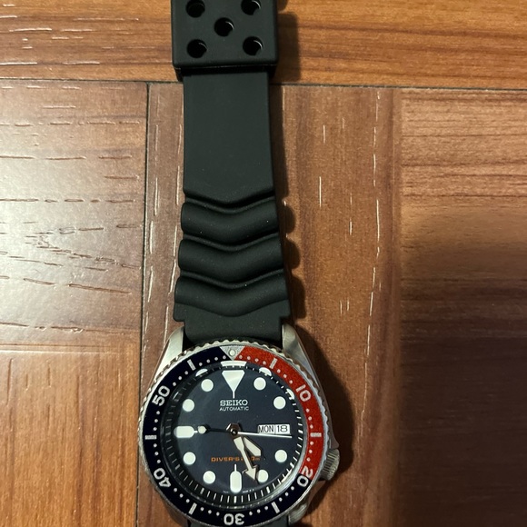 Seiko SKX009 All Original Near Mint - Picture 4 of 8